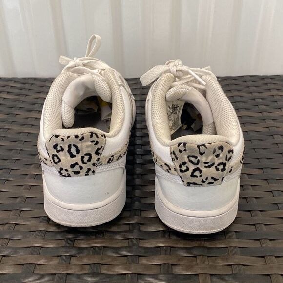 Nike court version low leopard swoosh Nike sneakers  - Picture 2 of 8